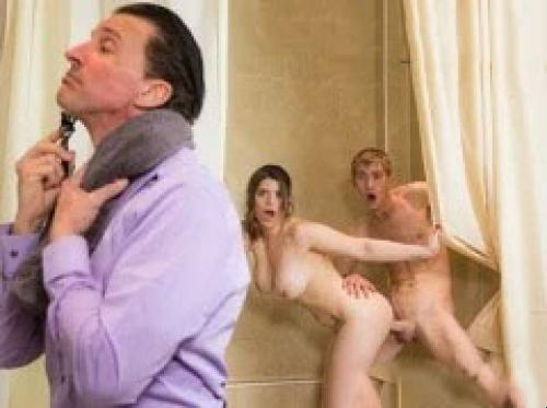 El marido aún no ha salido de casa y su mujer lo ha traído a casa para follársela El marido aún no ha salido de casa y su mujer lo ha traído a casa para follársela