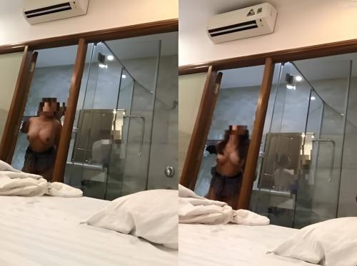 Enquanto tomava banho, ele entrou e me fodeu Enquanto tomava banho, ele entrou e me fodeu